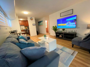 Cozy 2beds,2baths, free parking at Waikiki Beach